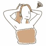 結果に不満を持つ胸にタオルを巻いた女性のイラスト
